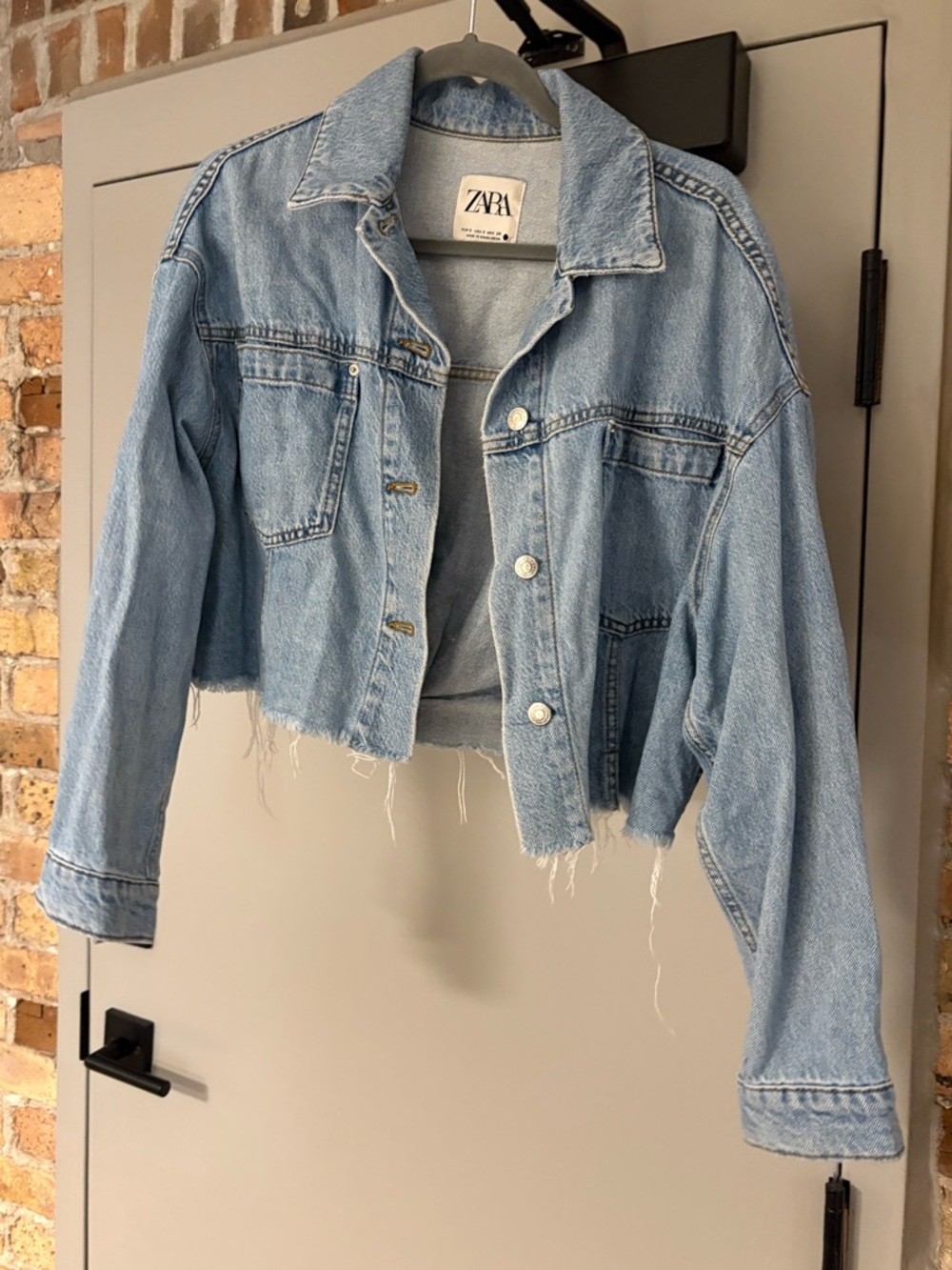 Women’s Zara Denim cropped Jacket Size Small